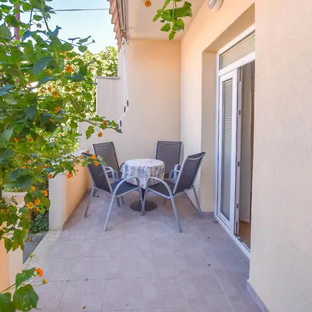 Dijana Apartmán Pakoštane